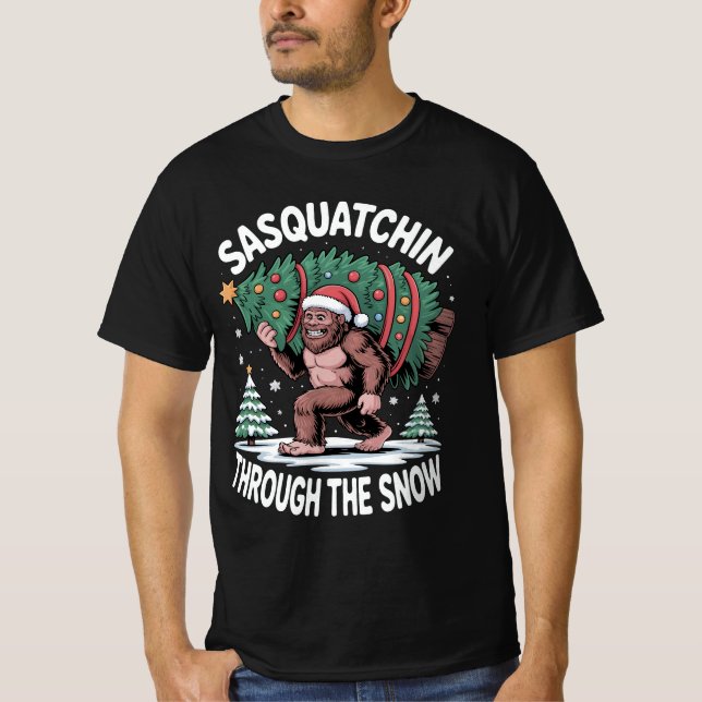 Camiseta Sasquatchin Através Da Neve (Frente)