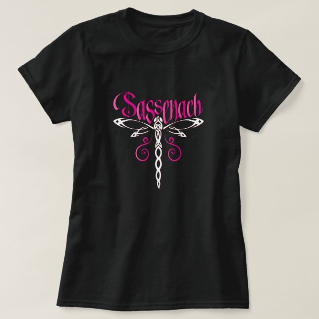 Camiseta Sassenach Dragonfly Celtic Pink Scottish Gift (Frente do Design)