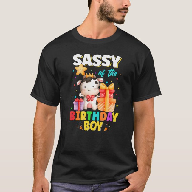 Camiseta Sassy Da Família Birthday Boy Cow Farm (Frente)