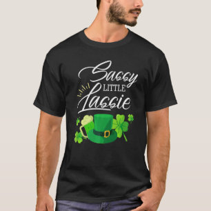 Camiseta Sassy Little Lassie Dia de São Patrício Engraçado