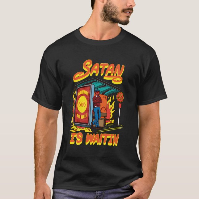 Camiseta Satã Está Esperando No Lúcifer Engraçado Do Bus-St (Frente)