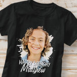 Camiseta Saudação de Aniversário da Foto Personalizada Lega<br><div class="desc">A design é moderna e simples. Adicione uma foto personalizada do celebrante de aniversário e adicione seu nome,  adicione uma mensagem personalizada</div>