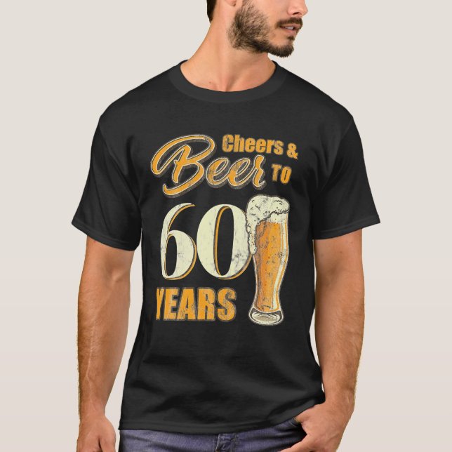 Camiseta Saúde E Cerveja A 60 Anos De Festa de aniversário  (Frente)