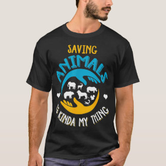 Camiseta Saving Animals  Animal Saver Saying Animal Lover G