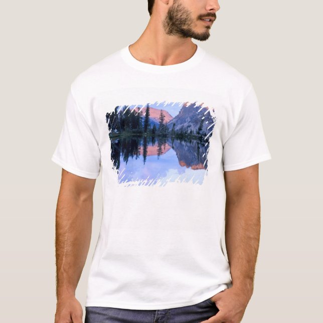 Camiseta Sawtooth Wilderness, Idaho. EUA. Cumulus (Frente)