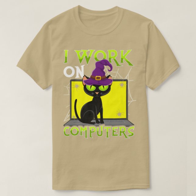 Camiseta Scary Black Halloween Cat  I work on computers  (Frente do Design)