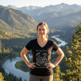 Camiseta Scenic Forest River Camping Badge Your Text Gift