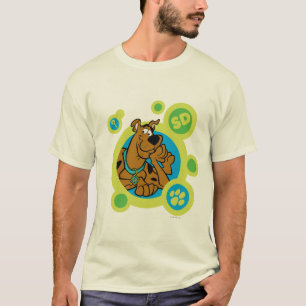 Camiseta Scooby-Doo circunda o crachá do SD