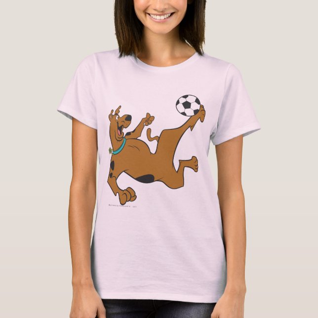 Camiseta Scooby-Doo Jogando Futebol (Frente)