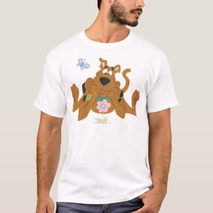 Camiseta Scooby-Doo que admira a flor