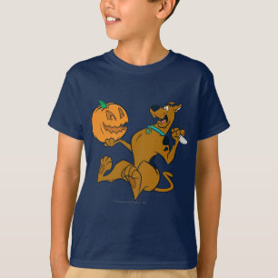 Camiseta Scooby-Doo que cinzela a abóbora