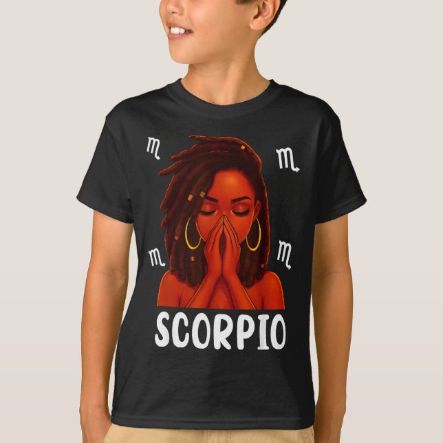 Camiseta Scoro Loc'd Black Woman Pray Christian Zodiac Birt (Frente)