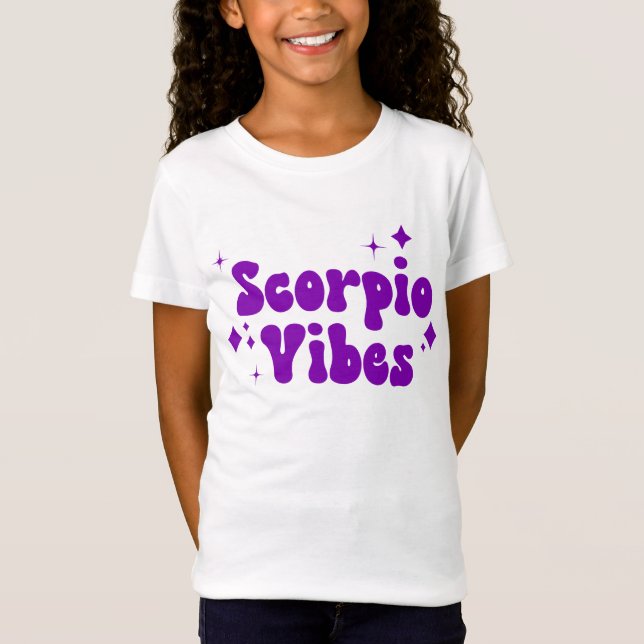 Camiseta Scorpio Vibes Astrologia Zodiac Estrelas Roxas (Frente)