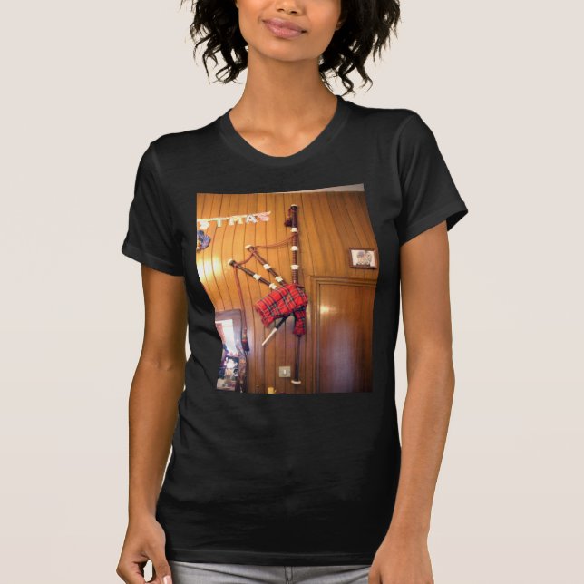 Camiseta Scotland Bagpipe Tartan Xadrez Instrumento Musical (Frente)