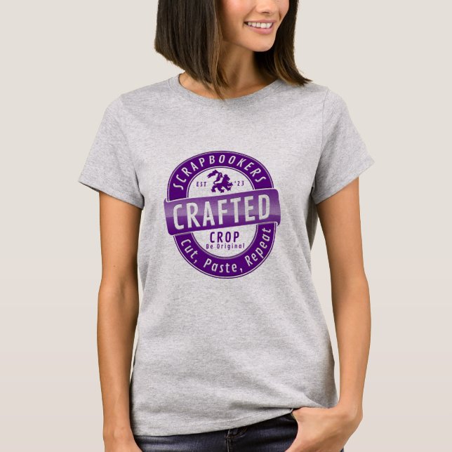 Camiseta "Scrapbookers - Cortar, Colar e Repetir" (Frente)