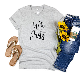 Camiseta Script Wife of the Party Bachelorette Bride