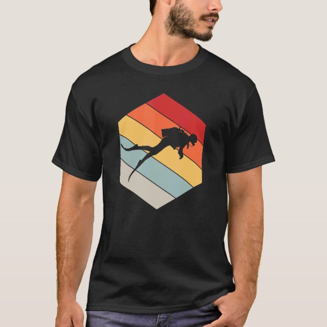 Camiseta Scuba Diving Divemaster Geometric Distressed Vinta (Frente)