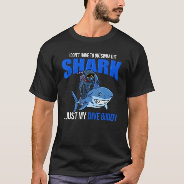Camiseta Scuba Diving Shark Buddy Deep Sea Merging Snorkeli (Frente)
