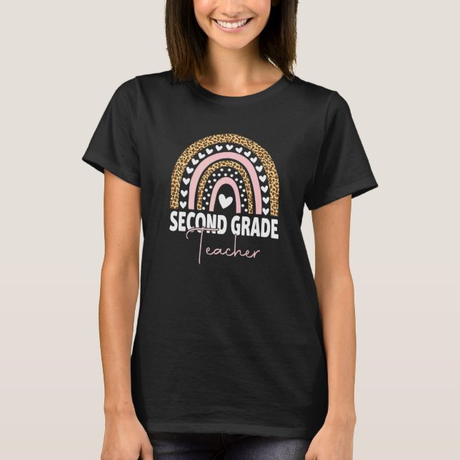 Camiseta Second Grade Teacher  Team 2nd Grade Squad Rainbow (Frente)