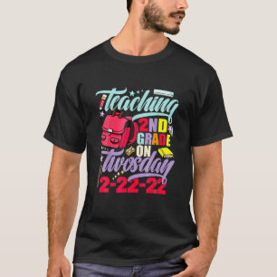 Camiseta Segundo De Ensino No Dia 2-22-22 22 De Fevereiro
