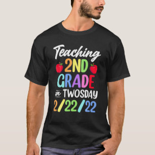 Camiseta Segundo de fevereiro de 2022 - 2-22-22 Feliz Terç