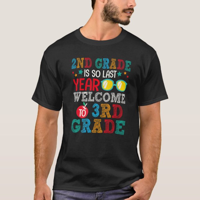 Camiseta segundo Grau É Bem-Vindo No Ano Passado Para O 3º  (Frente)