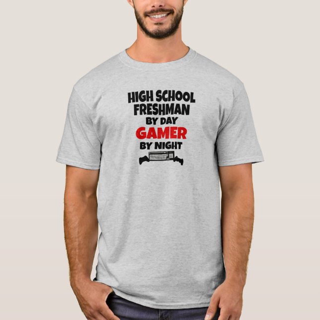 Camiseta Segundo grau Freshman por Day Gamer by Night (Frente)