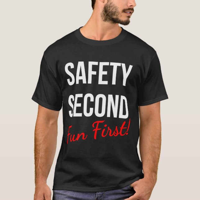 CAMISETA SEGUNDO TRABALHO DIVERTIDO DE SEGURANÇA (Frente)