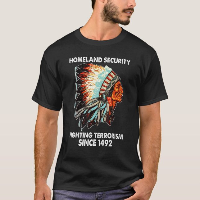 Camiseta Segurança Interna Combater o Terrorismo 1492 Nativ (Frente)