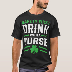 Camiseta Segurança Primeira Bebida Com Dia de São Patrício