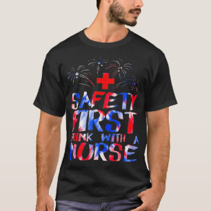 Camiseta Segurança Primeira Bebida com Enfermeira Patriótic