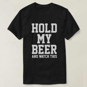 Camiseta SEGURE MINHA CERVEJA E ASSISTA ESTA T-Shirt