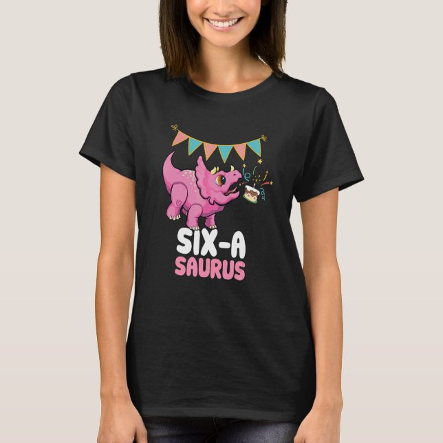 Camiseta Seis A Saurus Dinossaur Cute Kiddo Triceratops (Frente)