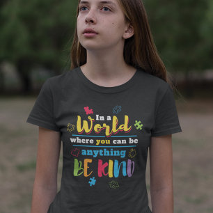 Camiseta Seja Bonito Em Uma Equipe De Consciência Do Autism