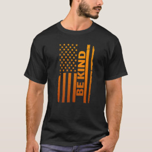 Camiseta Seja gentil com a Unidade de Bandeiras Americanas,