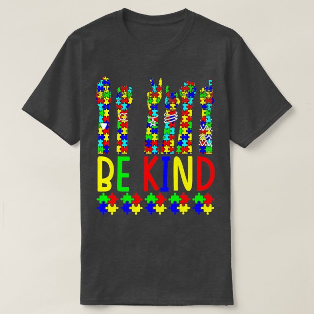 Camiseta Seja gentil com o sinal de mão Quebra-cabeça com c (Frente do Design)