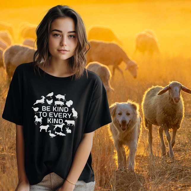 Camiseta Seja gentil com todo tipo de ativismo de vegetaria (Criador carregado)