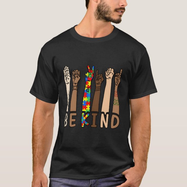 Camiseta Seja gentil em falar em linguagem os professores I (Frente)