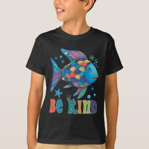 Camiseta Seja Gentil Escala Arco-Íris Peixe Professor Lendo