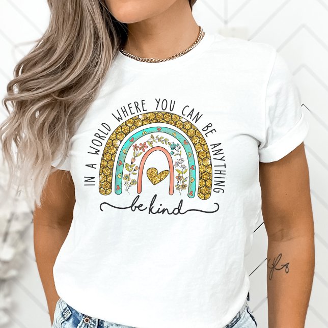 Camiseta Seja gentil, gentil atitude intrirracional (Criador carregado)
