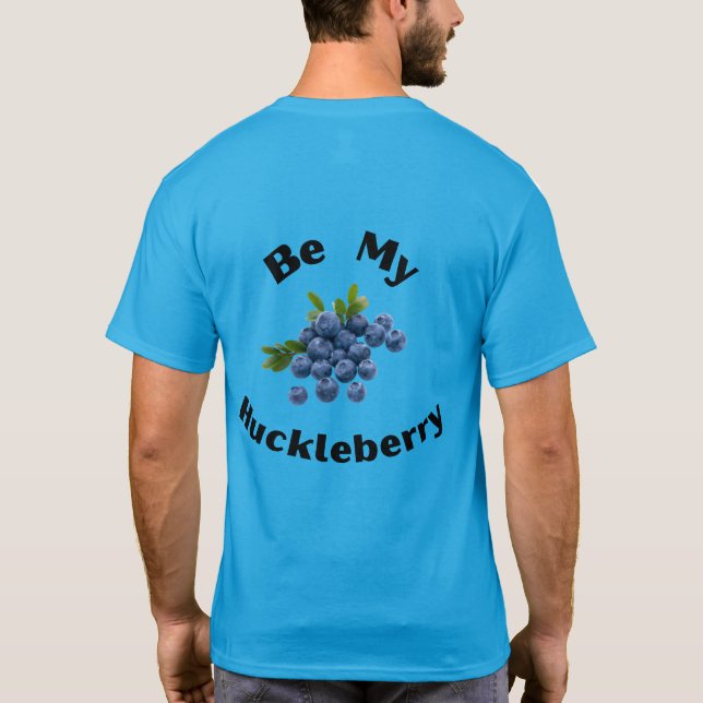 Camiseta Seja Meu Huckleberry. Montana, desportistas, ao ar (Verso)