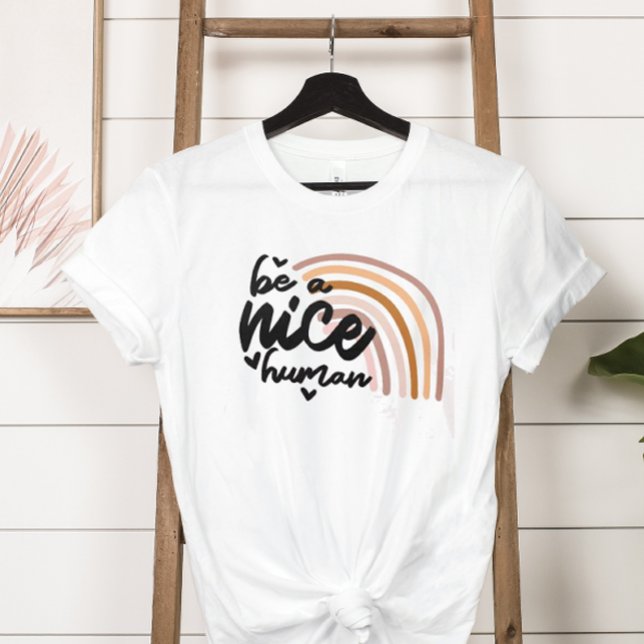 Camiseta Seja Um Bom Humano (This chic boho shirt is a reminder to be a nice human.)