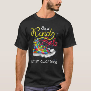 Camiseta Seja Um Calçado Gentil Arco-íris Tênis Puzzle Moda