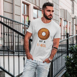 Camiseta Seja um Design do Lover Bagel Funny Comida<br><div class="desc">Mostre seu amor por bagels e humor com esta camiseta masculina de "Seja uma Bagel". Apresentando uma ilustração lúdica do bagel e um trocadilho, esta camisa é perfeita para amantes de comidas, entusiastas do brunch e qualquer um que desfruta de uma boa risada. Feito de tecido de alta qualidade, macio...</div>