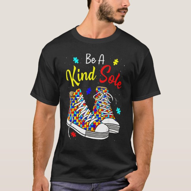 Camiseta Seja Um Pouco Autista Consciência Arco-Íris Trendê (Frente)