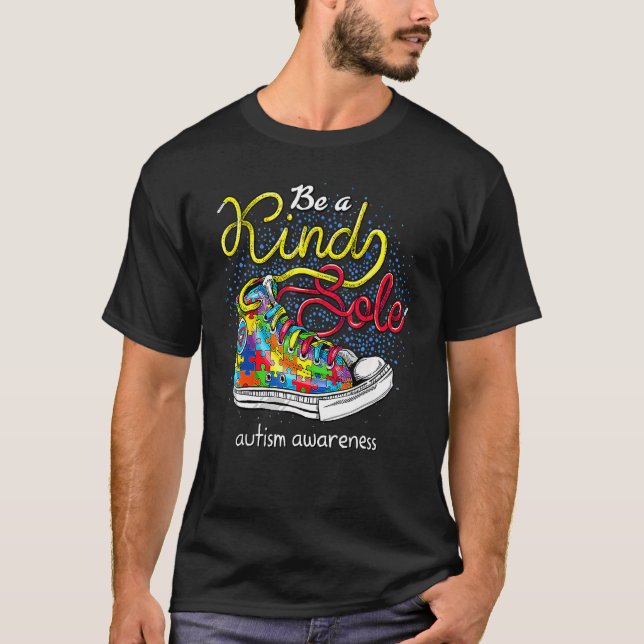 Camiseta Seja Um Pouco Autista Consciência Arco-Íris Trendê (Frente)