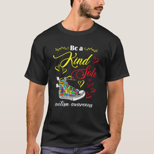 Camiseta Seja Um Tipo De Calçado De Consciência Do Autismo  (Frente)