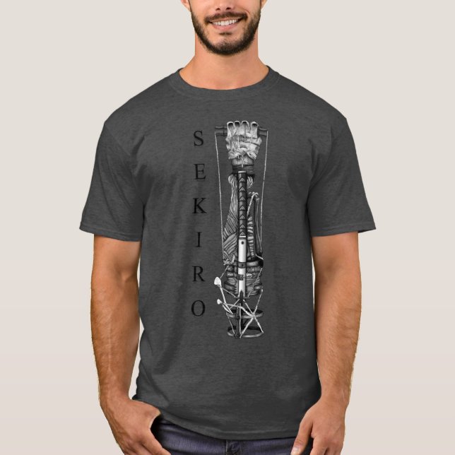 Camiseta Sekiro wolf arm retro family (Frente)