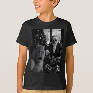 Camiseta Selfie de Capivara com Papai Noel Capivara Engraça