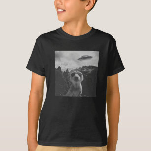 Camiseta Selfie de Suricata em uma Paisagem Montanhosa Surr